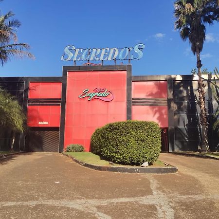 アララス Segredosアパートホテル エクステリア 写真